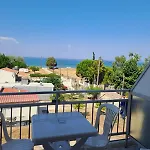 Golden Sea View Apartament Néa Meságkala