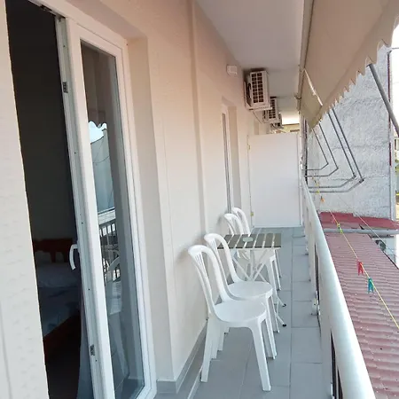 Golden Sea View Néa Meságkala