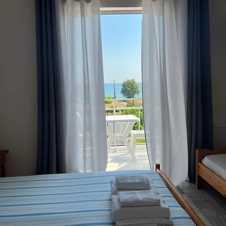 Golden Sea View * Néa Meságkala