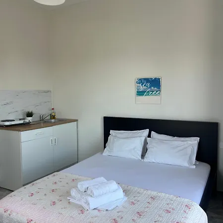 Apartament Golden Sea View Néa Meságkala